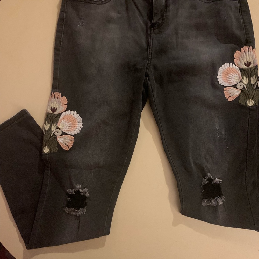 Romeo & Juliet Couture Black Floral Jeans